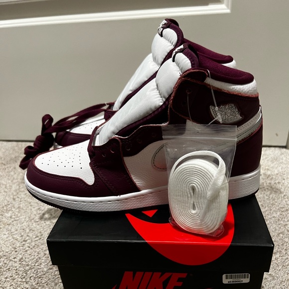 Air Jordan 1 Retro High in Bordeaux White - Picture 4 of 6